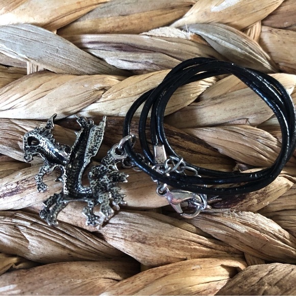 Hydra Snake metal cord necklace - Picture 4 of 4